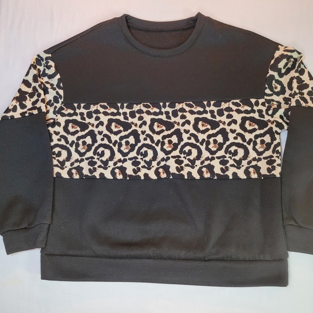 SHEIN Black and Cream Leopard Print Sweatshirt
